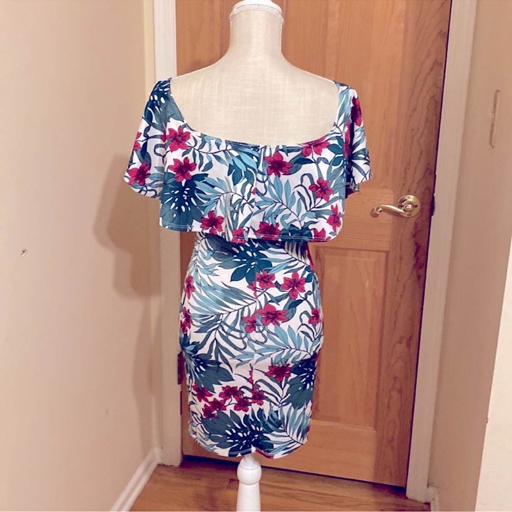 Charlotte russe floral  dress with a  ruffled sliding shoulder size XS